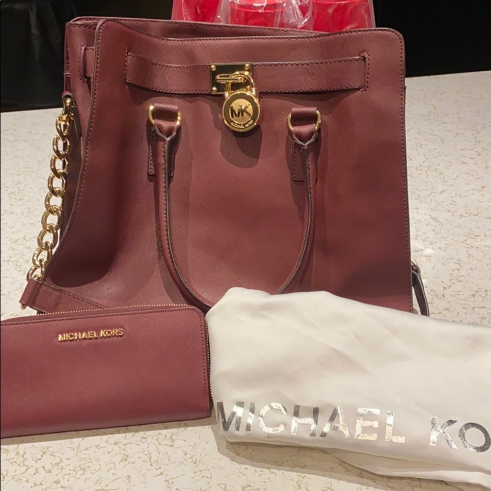Michael Kors purse with matching wallet. (real)
